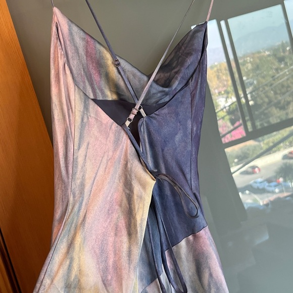 ASTR The Label blue and white tie-dye midi dress - Picture 3 of 3